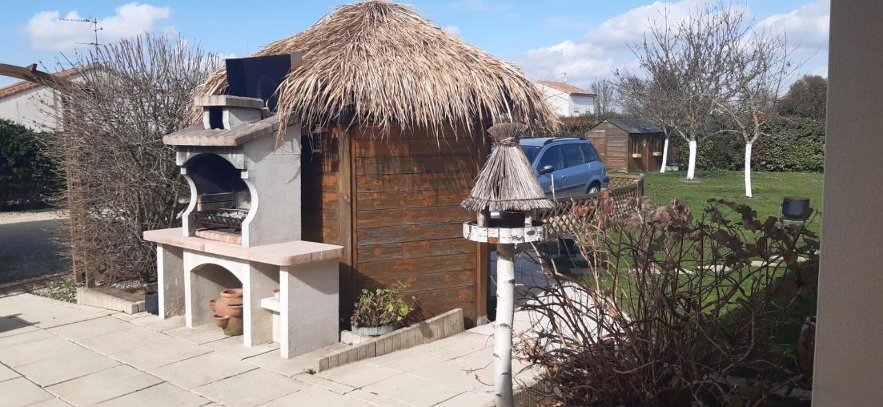 Vila Agapanthe Saint-Georges-les-Baillargeaux Exteriér fotografie